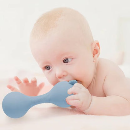 Hochet bébé sur ventre