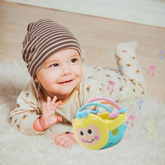 Jouet bebe eveil bébé sur tapis