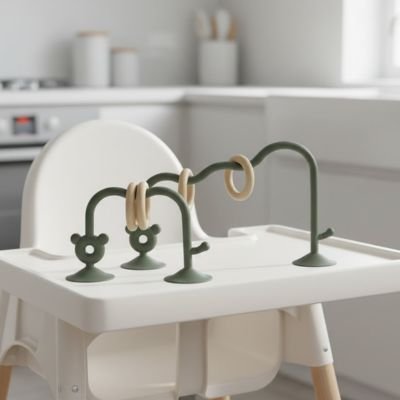 Jouet bebe sur chaise manger