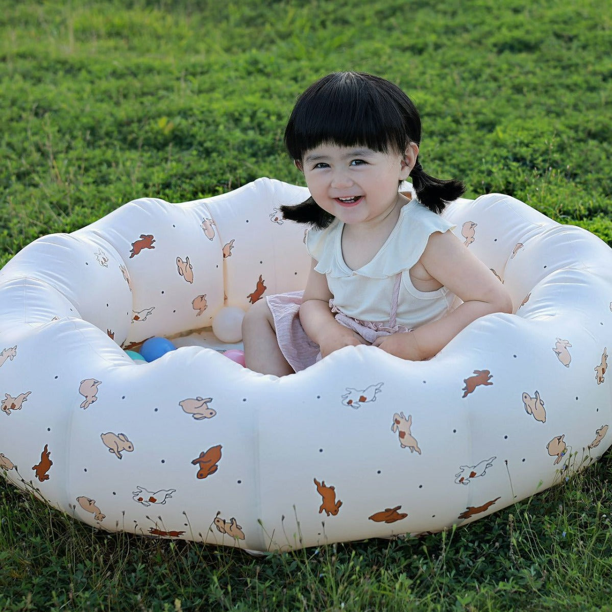 piscine a balle lapin fillette